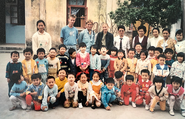 欧曼琛：向外国朋友自信地介绍中国，介绍海南